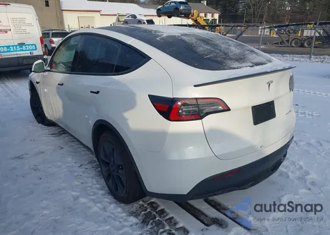 2024 Tesla Model Y Long Range Dual Motor All-Wheel Drive from USA, damaged, VIN 7SAYGDEE9RF152077
